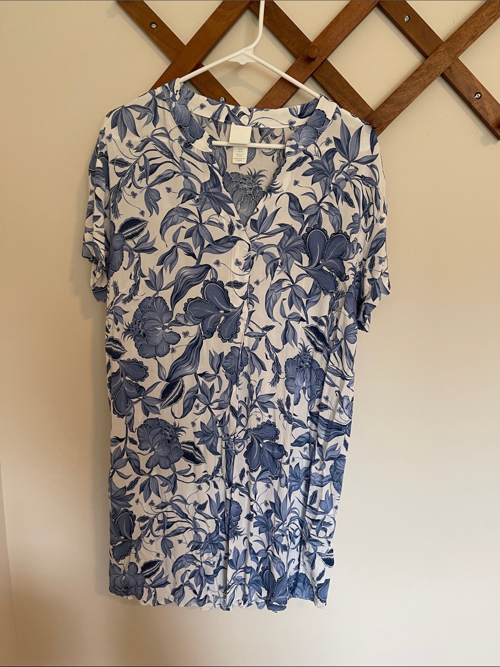 H&M vneck dress